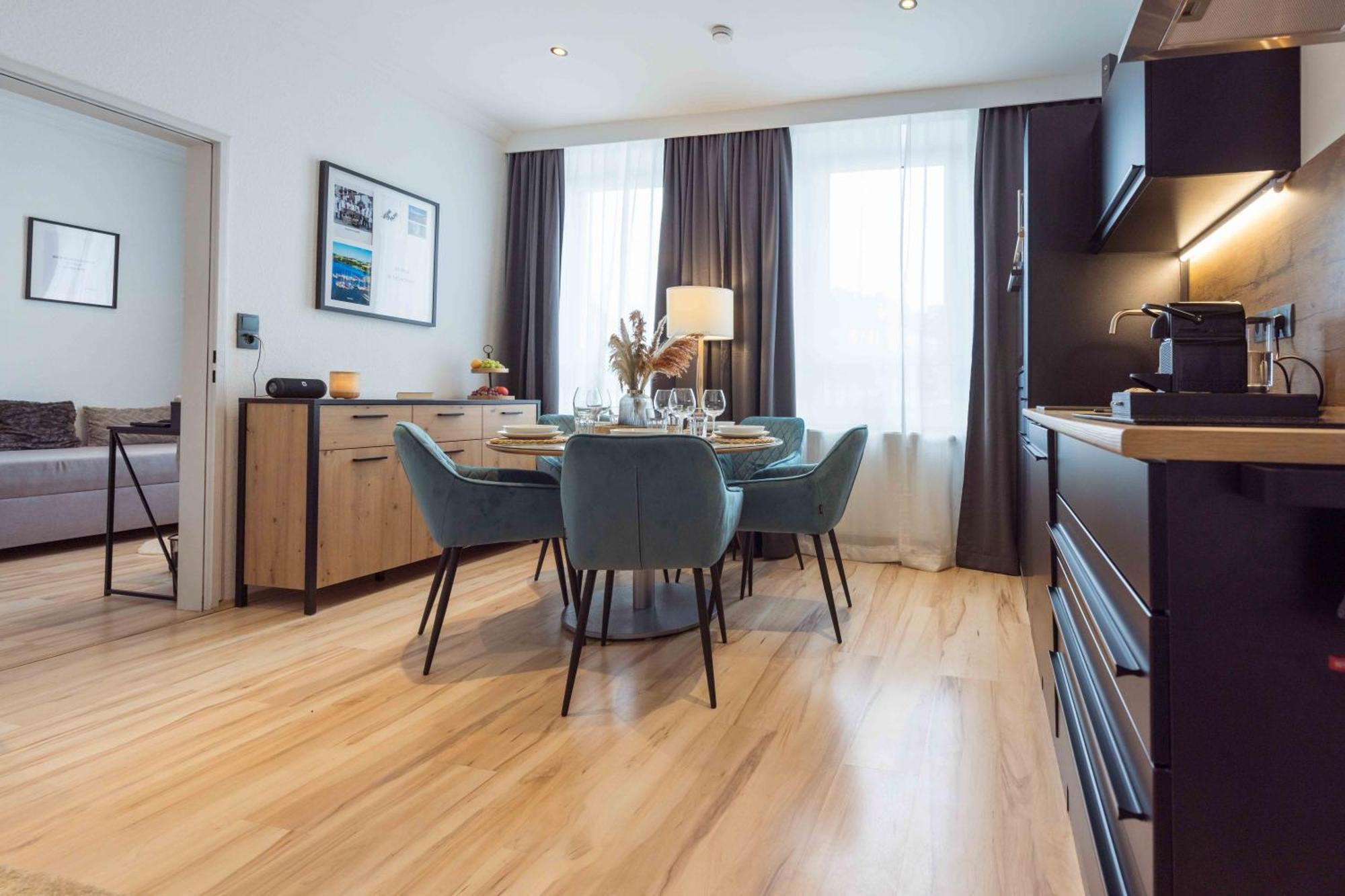 Schillerapartment Hof, Kueche, 24H Digital-Checkin, Parkplatz, Wlan250Mbit Hof  Exterior photo