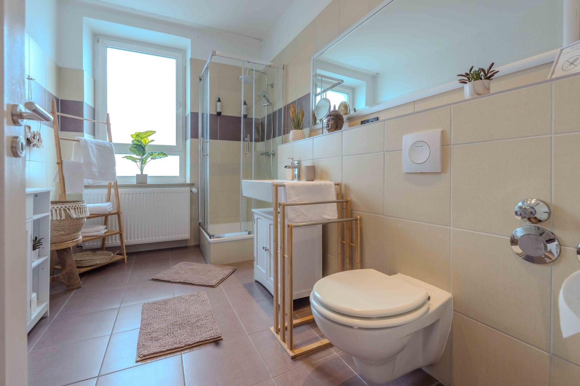 Schillerapartment Hof, Kueche, 24H Digital-Checkin, Parkplatz, Wlan250Mbit Hof  Exterior photo